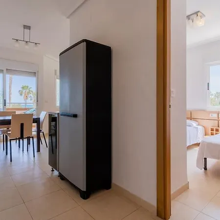 Oropesa Coastal Gem, Pool & Sea View Apartment