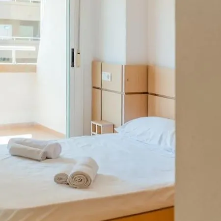 Oropesa Coastal Gem, Pool & Sea View Apartment