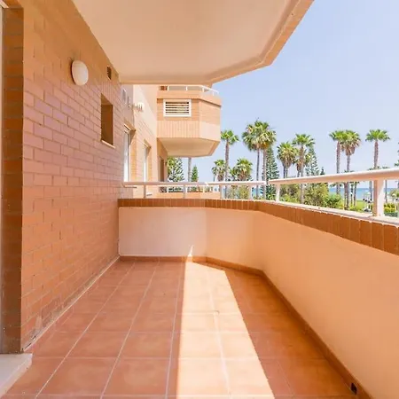Oropesa Coastal Gem, Pool & Sea View Apartment