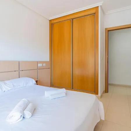 Apartment Oropesa Coastal Gem, Pool & Sea View *